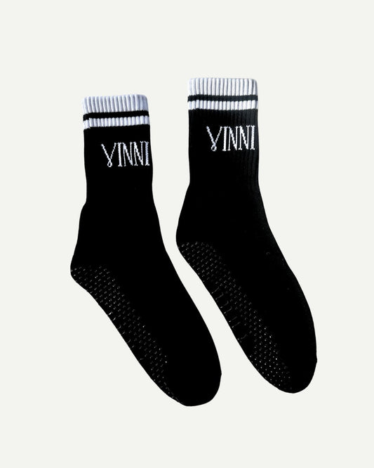 BLACK AND WHITE - GRIP SOCK