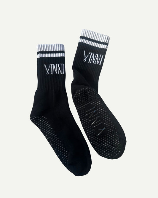 BLACK AND WHITE - GRIP SOCK