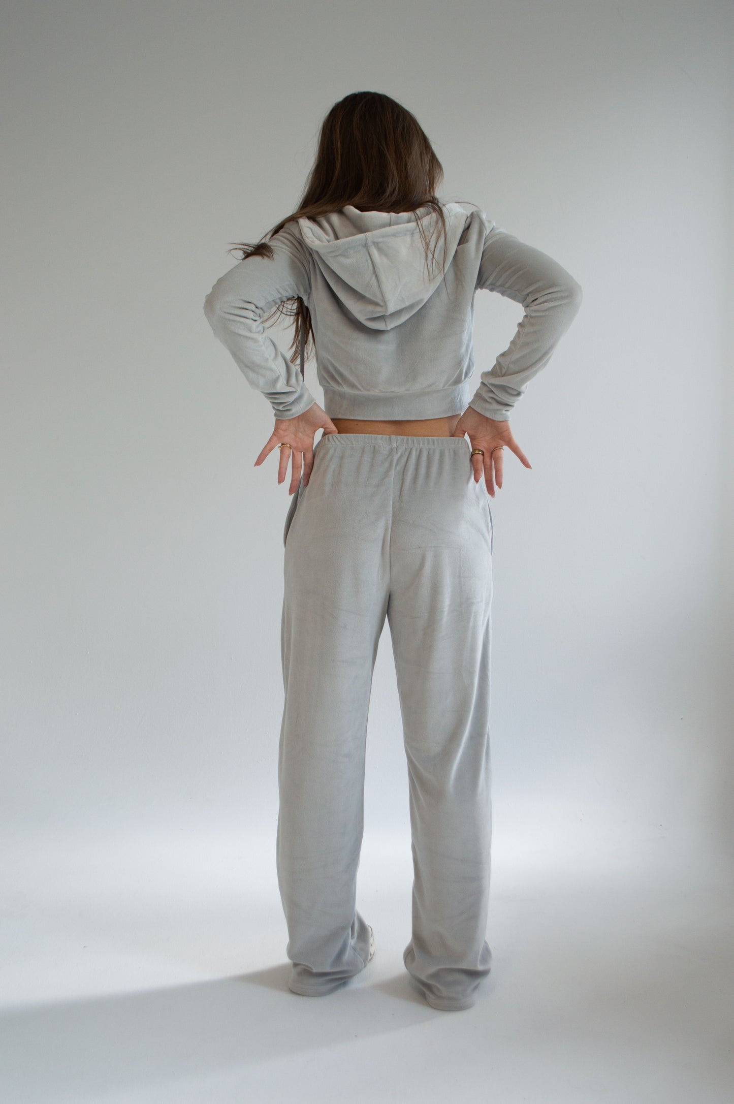 BRITNEY VELOUR SWEATS - GREY MIST