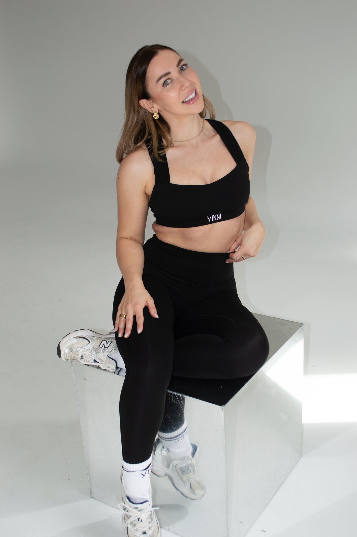 RIVER SPORTS BRA - JET BLACK