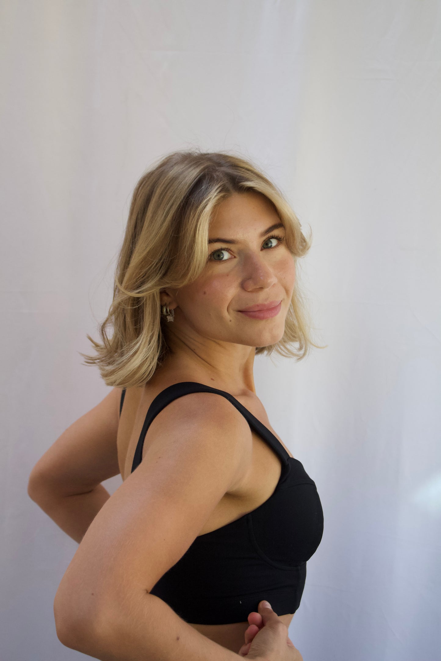 DANNI SPORTS BRA - JET BLACK