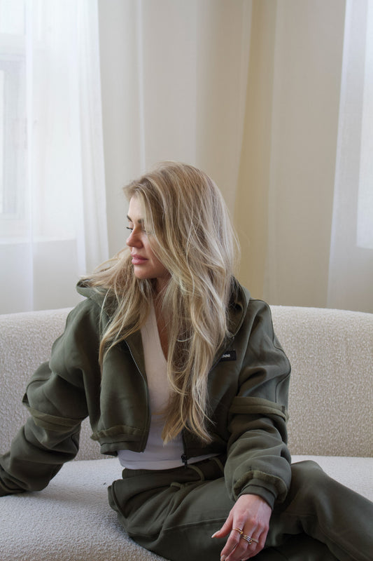 SAVANNAH ZIP CROP SWEATER - MOSS