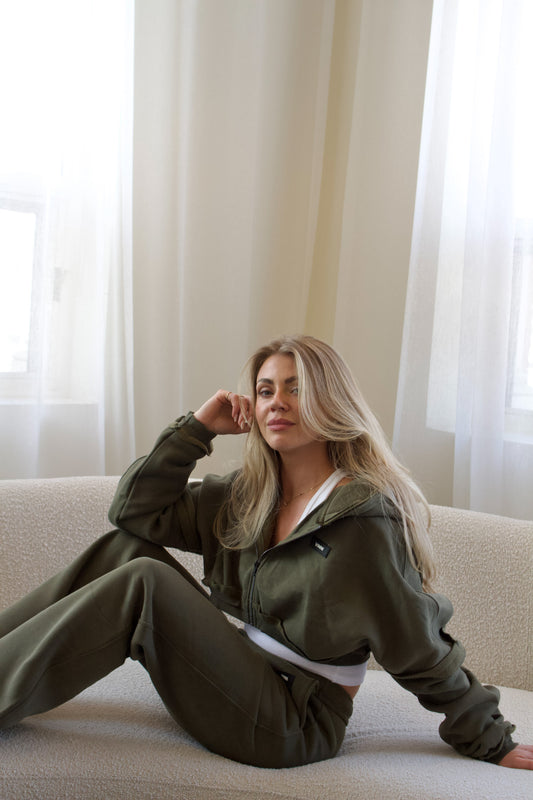 SAVANNAH ZIP CROP SWEATER - MOSS