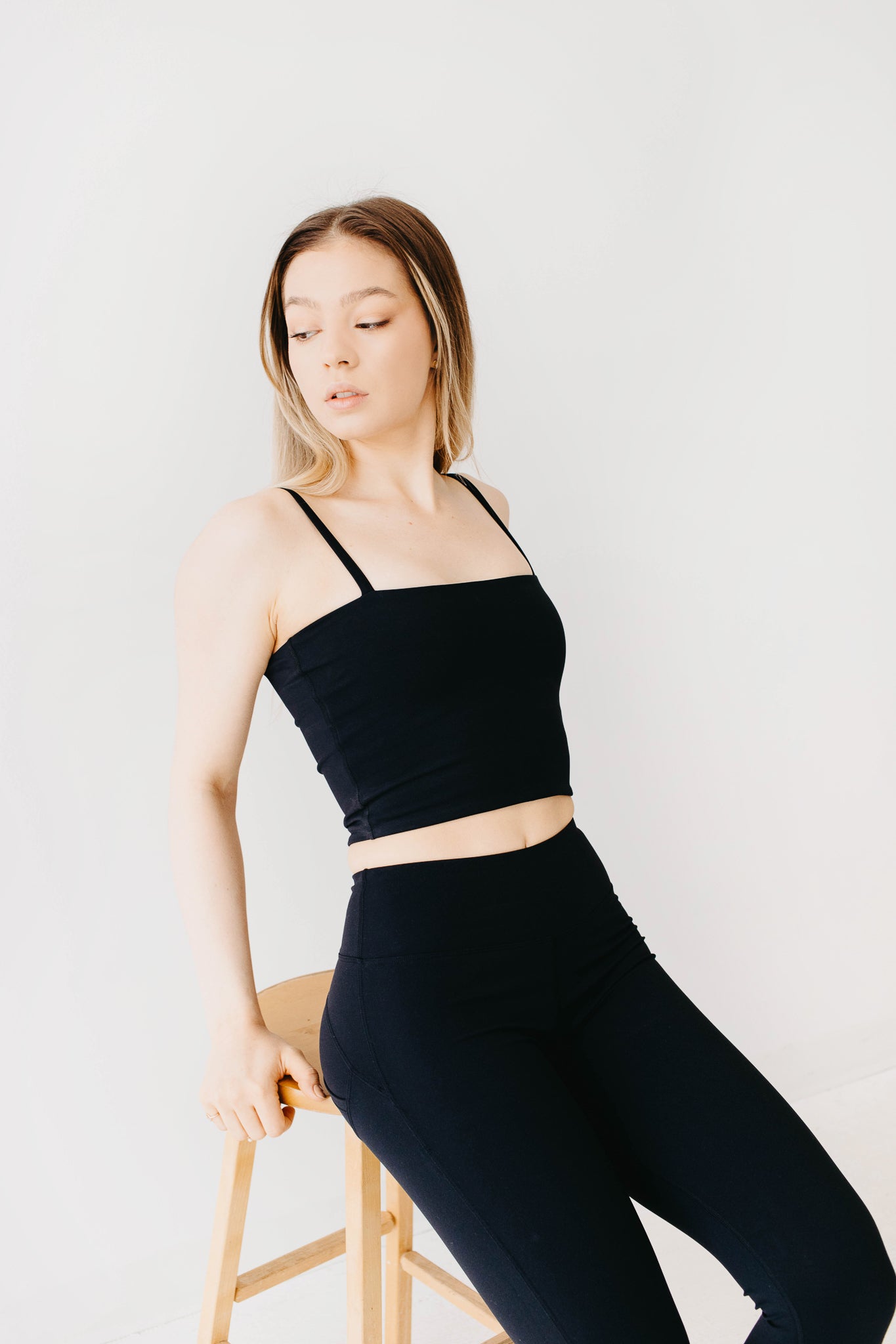 LOLO SQUARE NECK TANK TOP