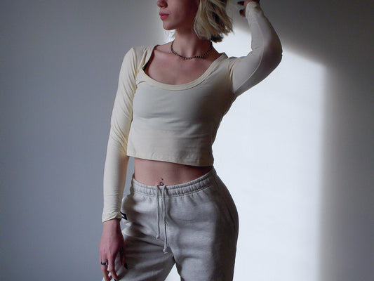 FAYE LONG SLEEVE CROP - WHIPPED BUTTER