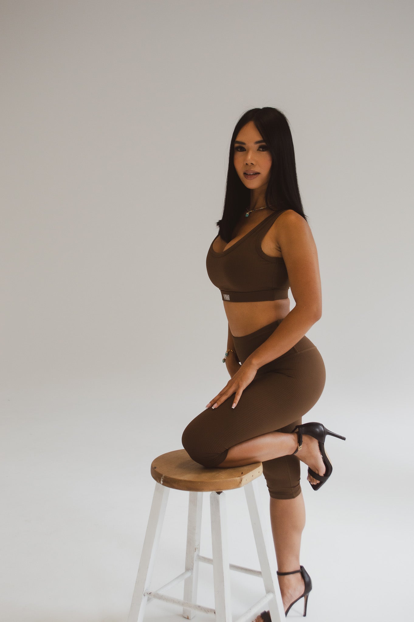 CIARA CAPRI - RIBBED BROWN