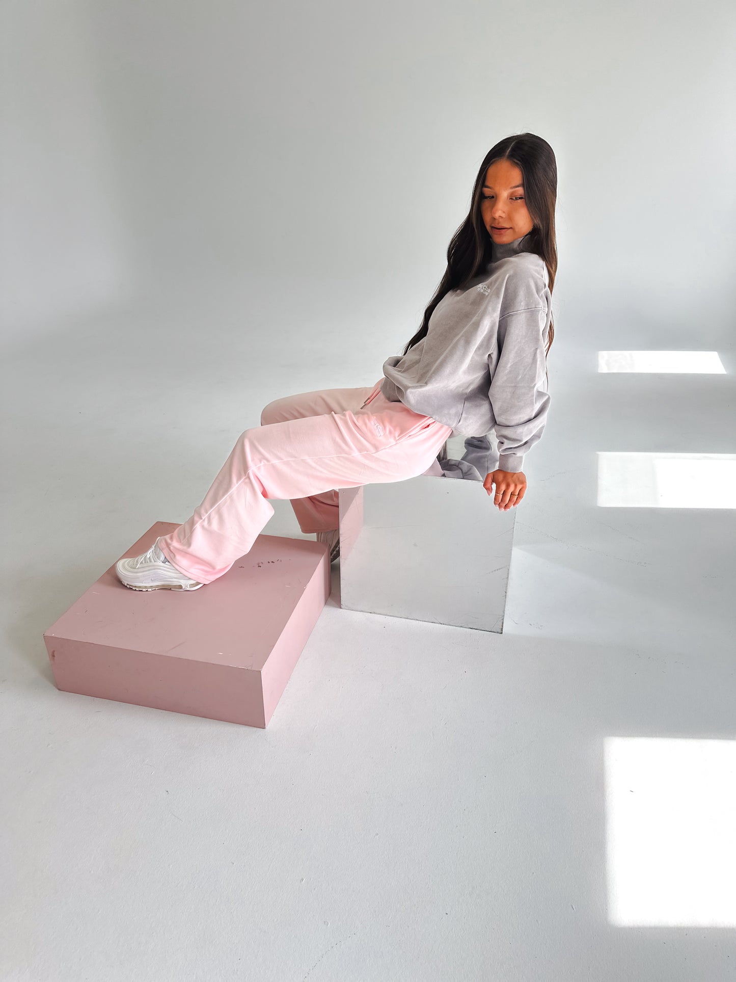 BRITNEY VELOUR SWEATS - PINK BLUSH