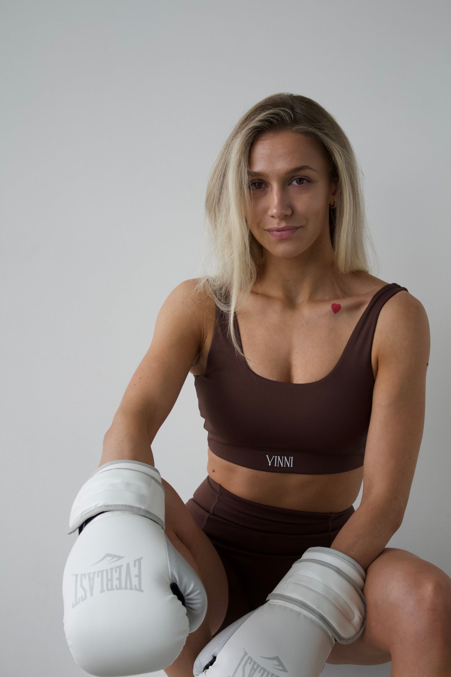 BROOKE SQUARE-NECK SPORTS BRA - BRONZE