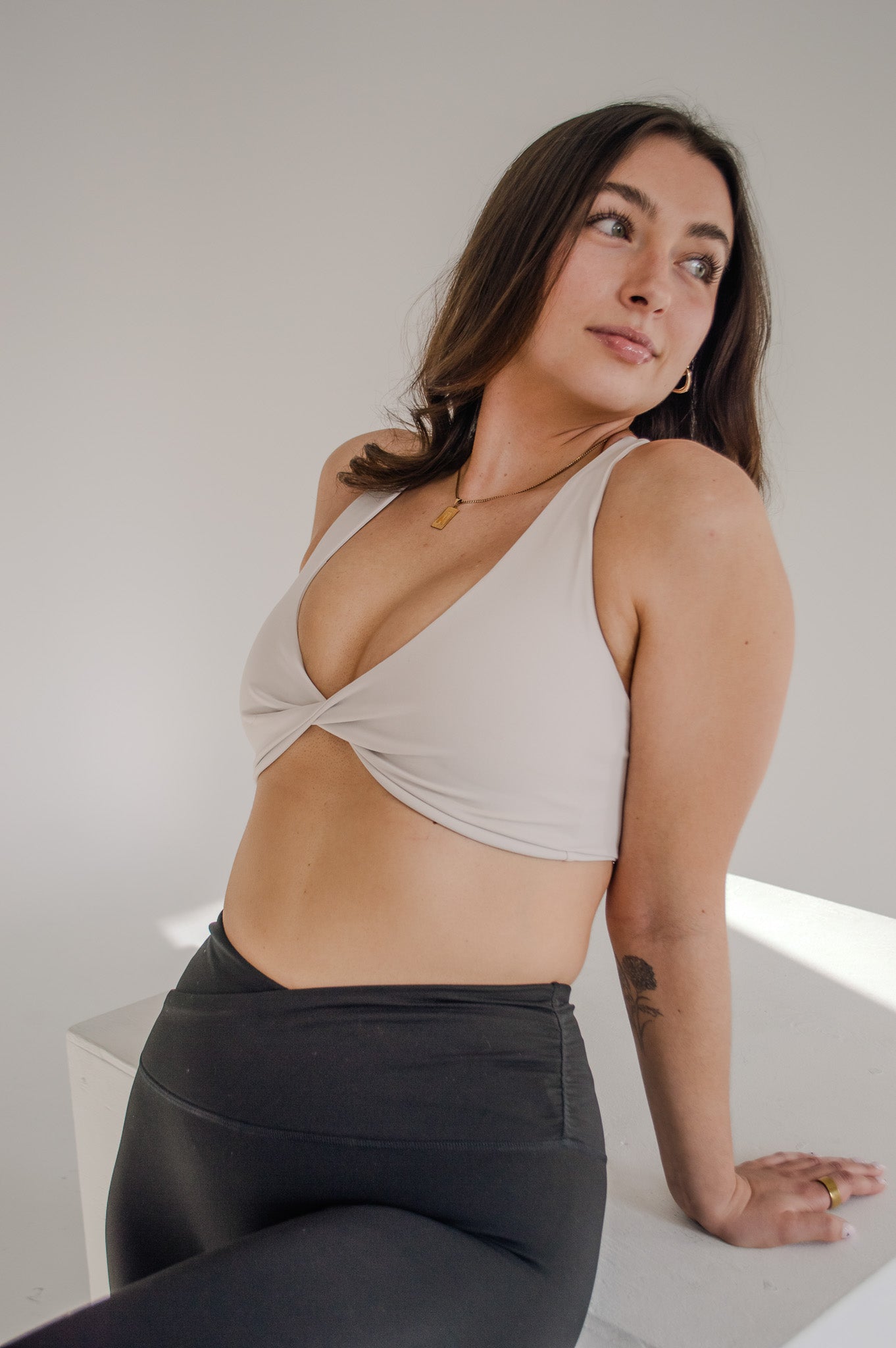 MIKYLA CROSS TIGHTS - JET BLACK