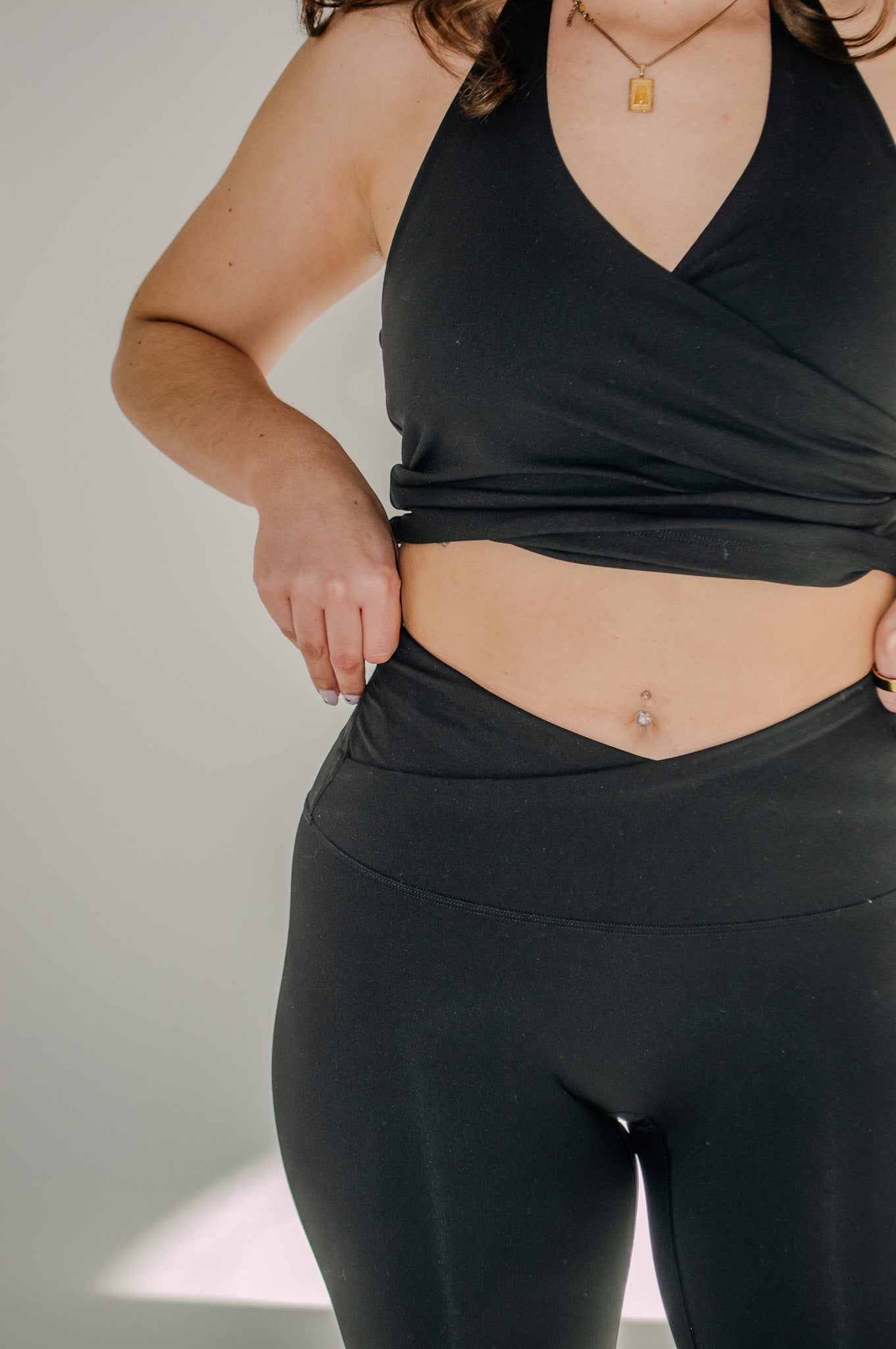 MIKYLA CROSS TIGHTS - JET BLACK