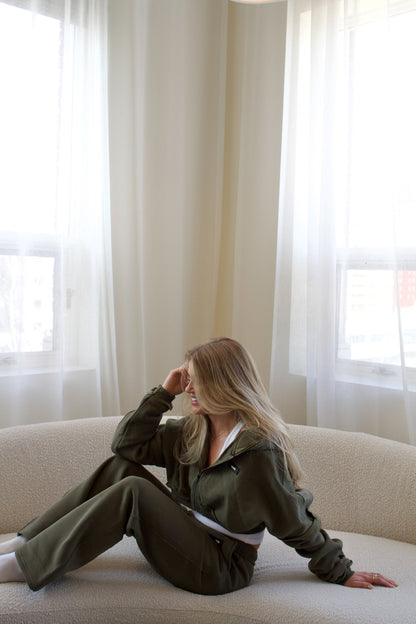 SAVANNAH ZIP CROP SWEATER - MOSS