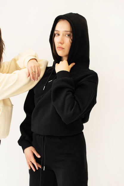 BLACK SWEATER / HOODIE COZY AND THICK